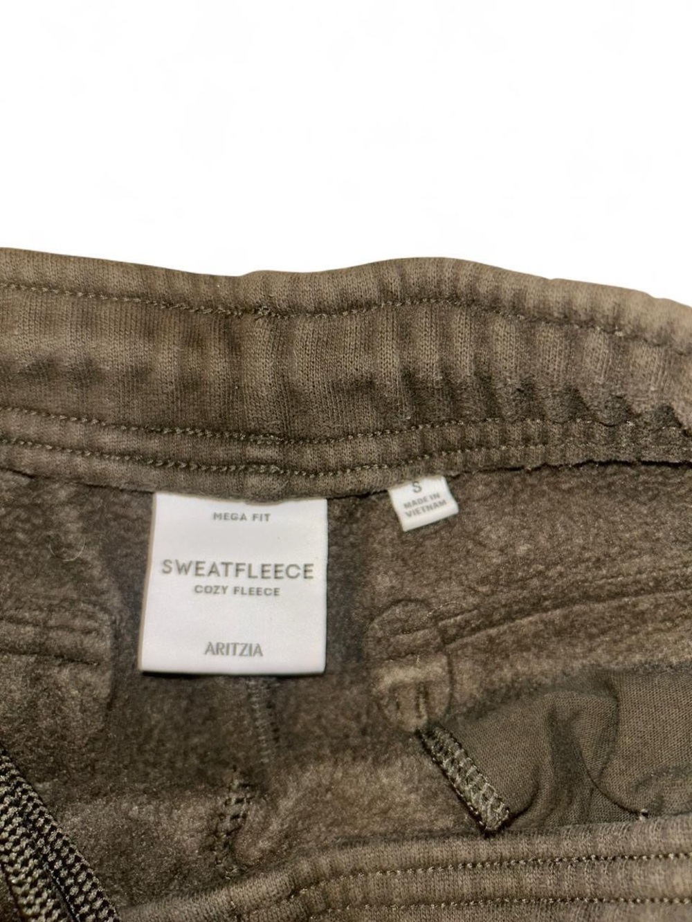 Aritzia Cozy Sweatfleece Mega Cargo™ Jogger Size small - Picture 3 of 5